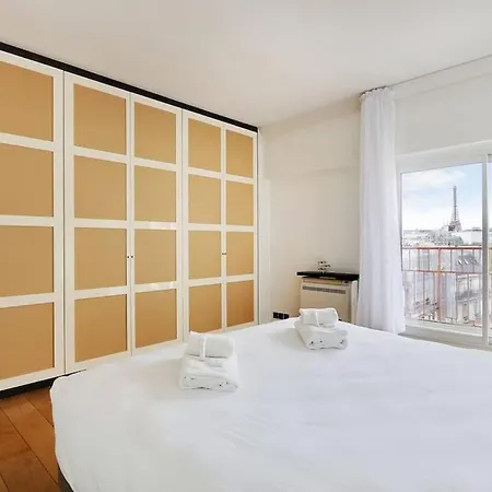 Penthouse Champs Elysees, Vue Sur Et La Tour Eiffel * Parijs